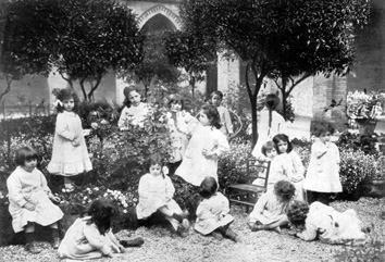 El niño tiene en sí mismo la posibilidad de educarse. La pedagogía Montessori.